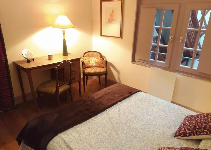 Izabel Etxea * 巴约讷